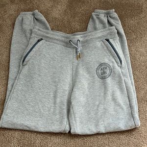 Rare Athleta girl size XL 14 grey sweatpants with pockets and drawstrings